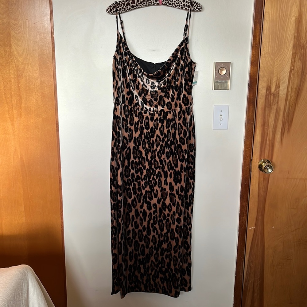 NWT Taylor Dresses Cowl Neck MIDI- size 16